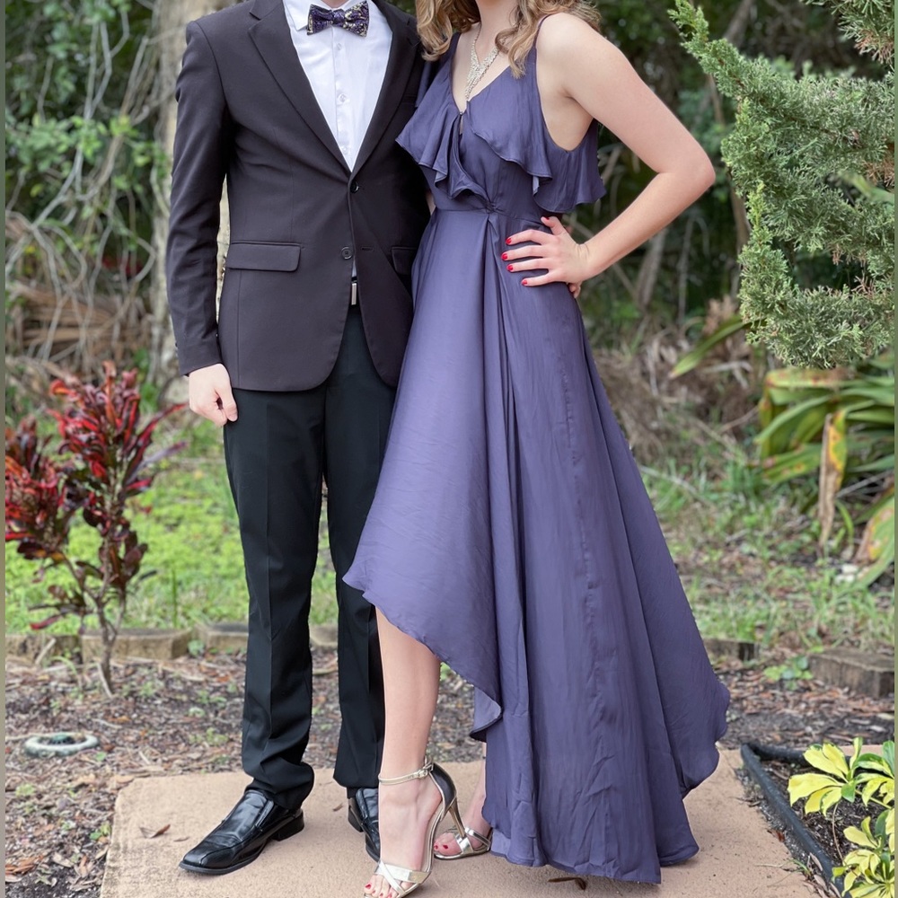 Purple side high-low dress with ruffle sleeve detailing